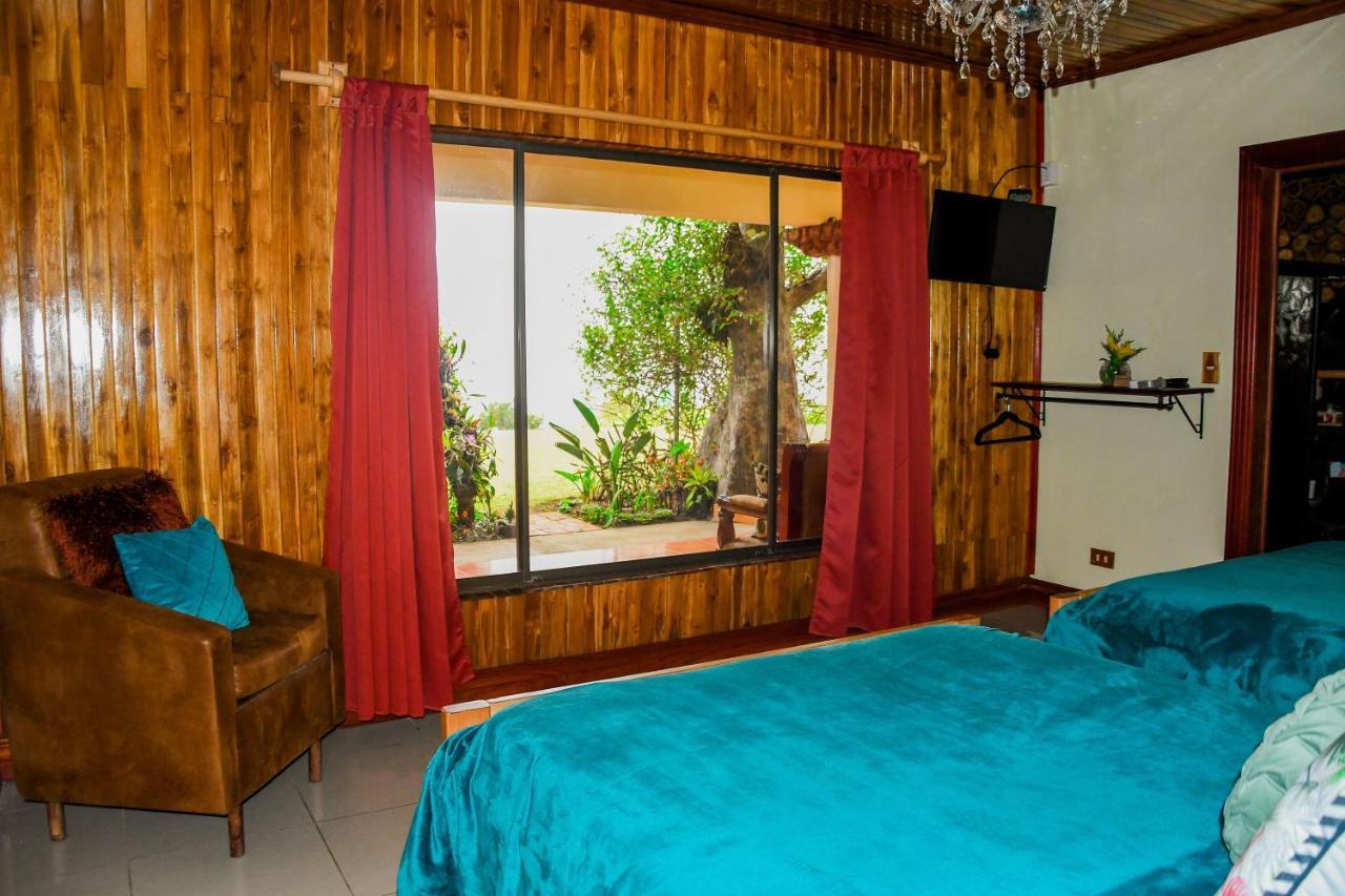 Poas Paradise Bed and Breakfast Poasito Exterior foto