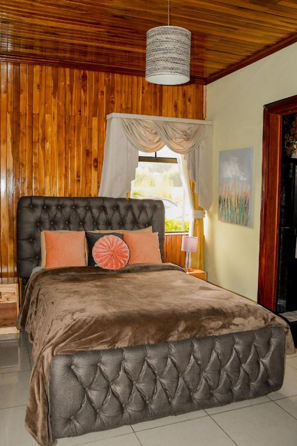 Poas Paradise Bed and Breakfast Poasito Exterior foto